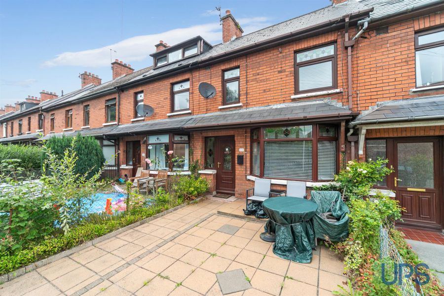 11 Beechmount Drive