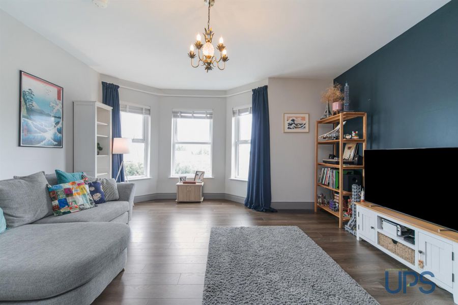 Apartment 8, 2 Eaton Park