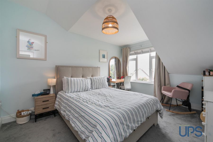 Apartment 8, 2 Eaton Park