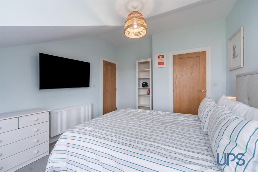 Apartment 8, 2 Eaton Park