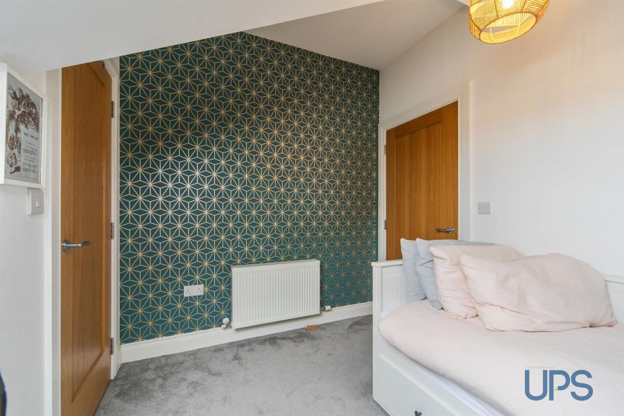 Apartment 8, 2 Eaton Park