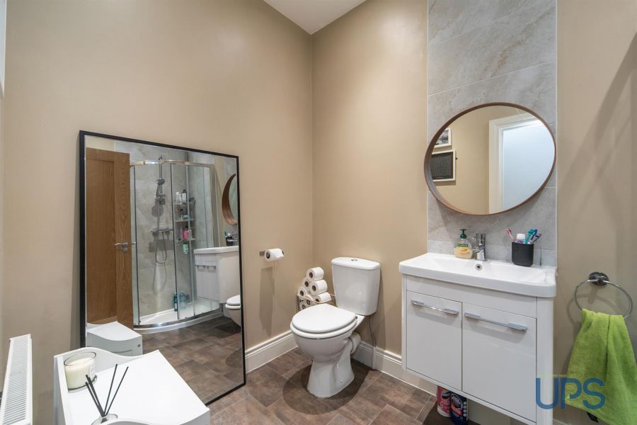 Apartment 8, 2 Eaton Park