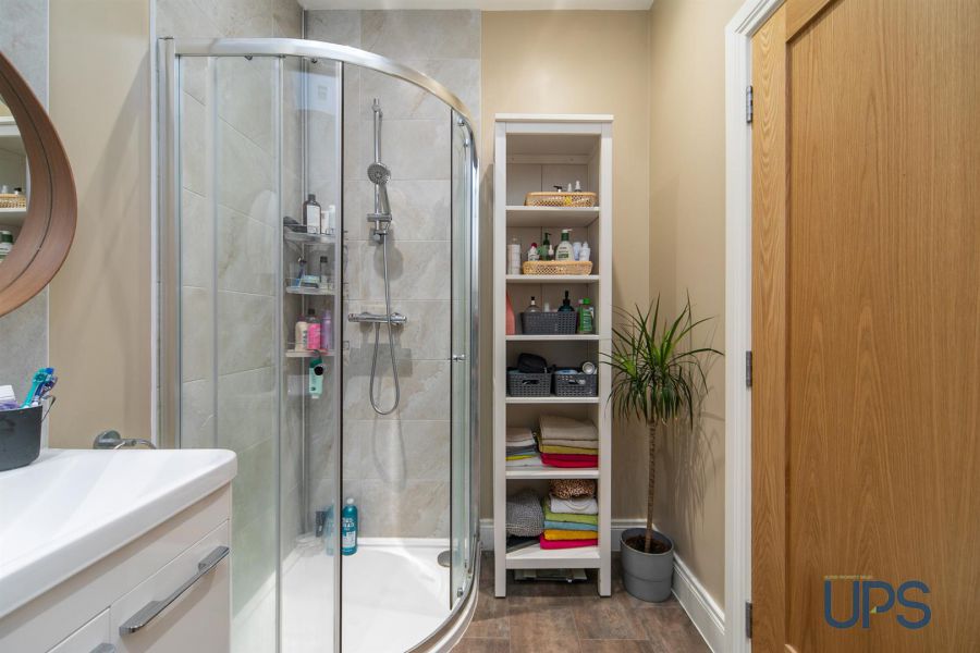 Apartment 8, 2 Eaton Park