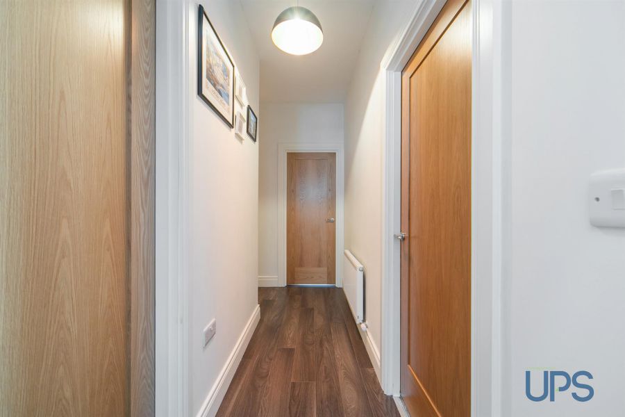 Apartment 8, 2 Eaton Park