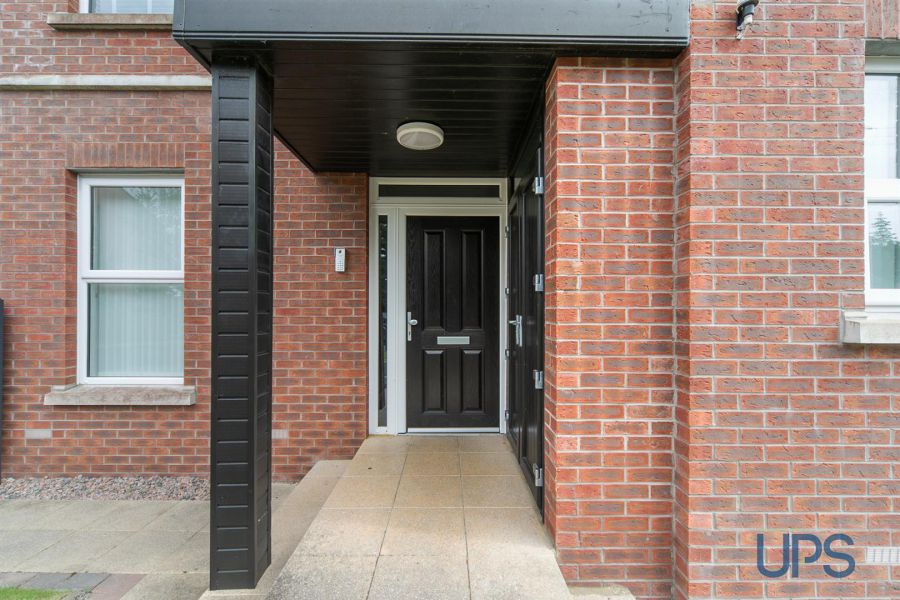 Apartment 8, 2 Eaton Park