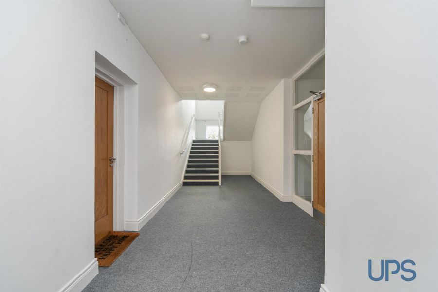 Apartment 8, 2 Eaton Park