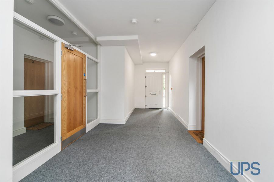 Apartment 8, 2 Eaton Park