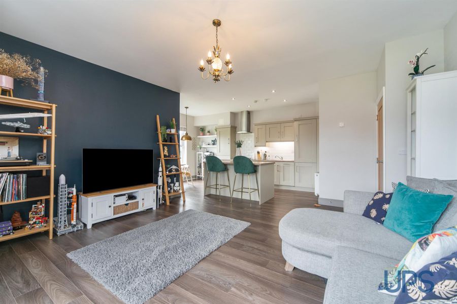 Apartment 8, 2 Eaton Park