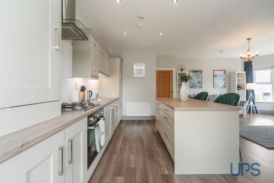 Apartment 8, 2 Eaton Park