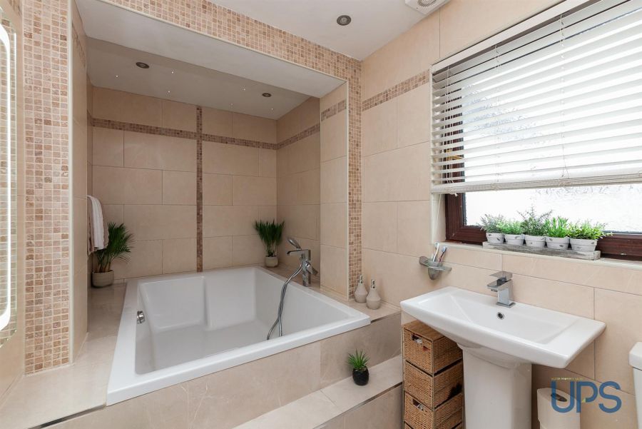 56 Lagmore Grove
