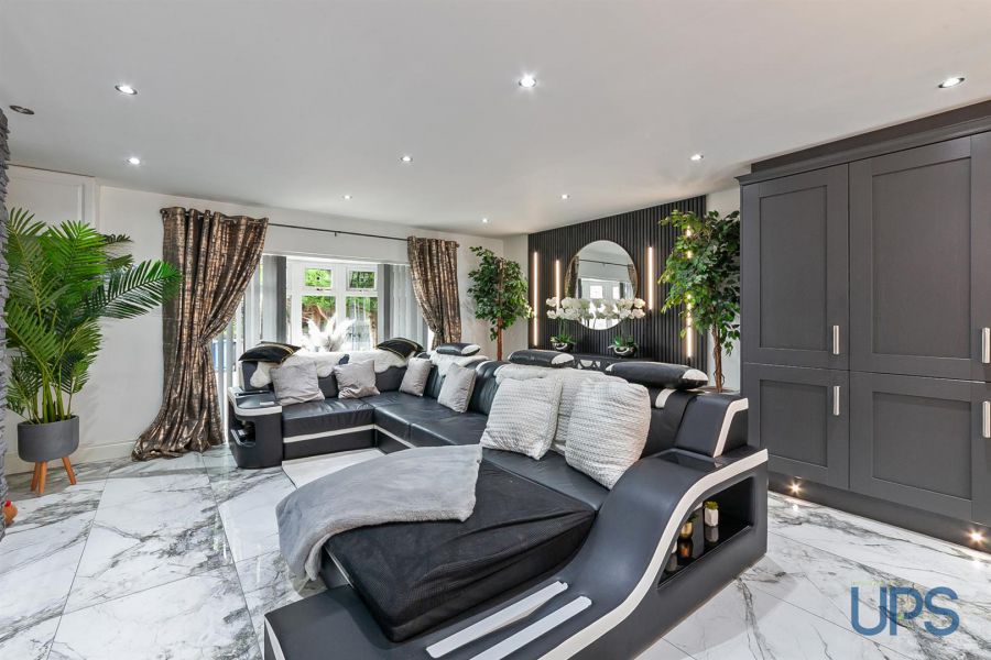 56 Lagmore Grove