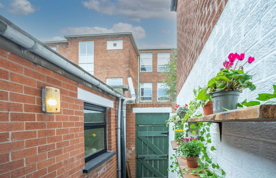 56 Oakman Street