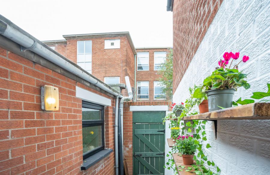 56 Oakman Street