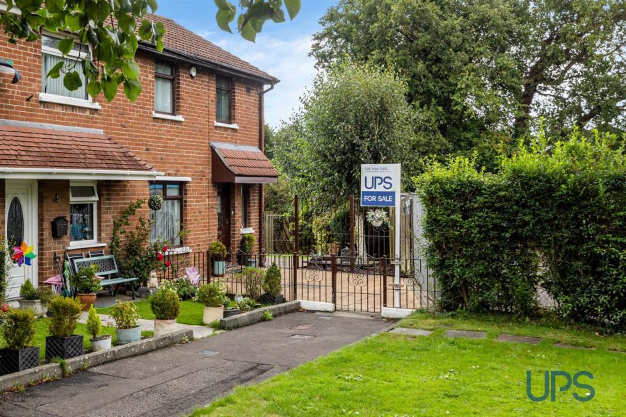 88 Andersonstown Park West