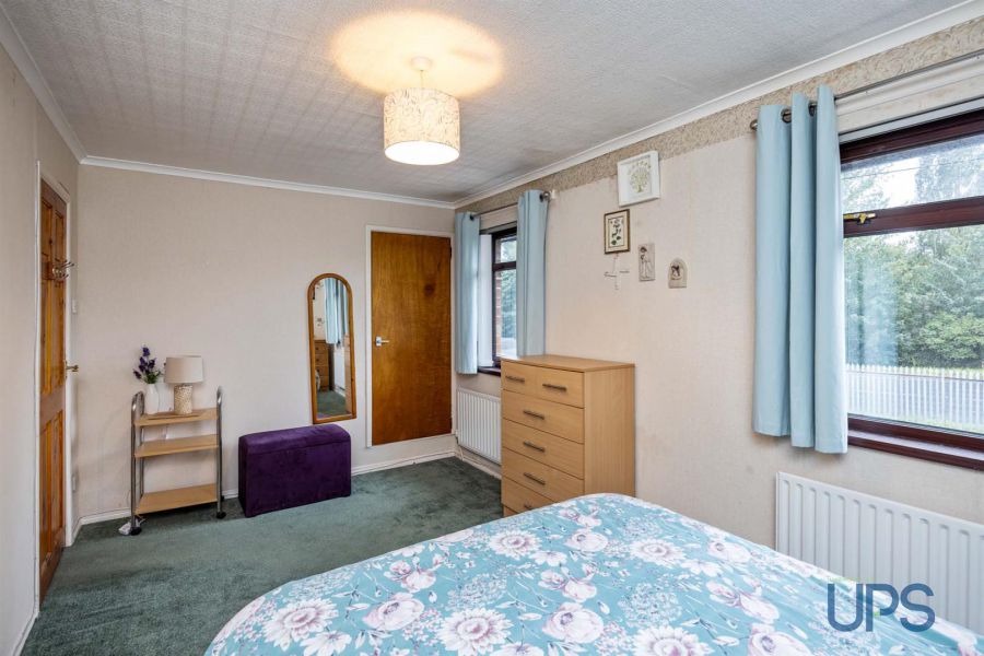 88 Andersonstown Park West