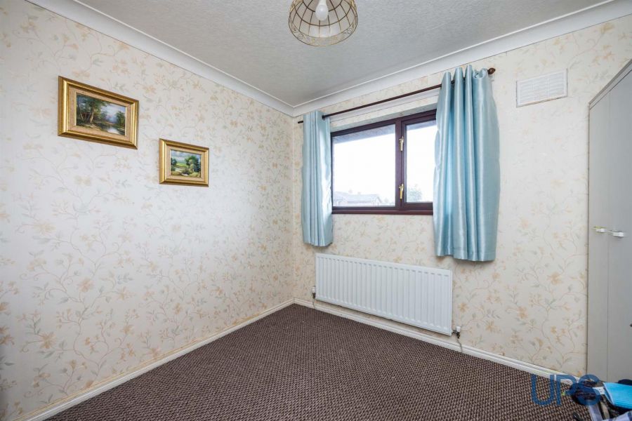 88 Andersonstown Park West