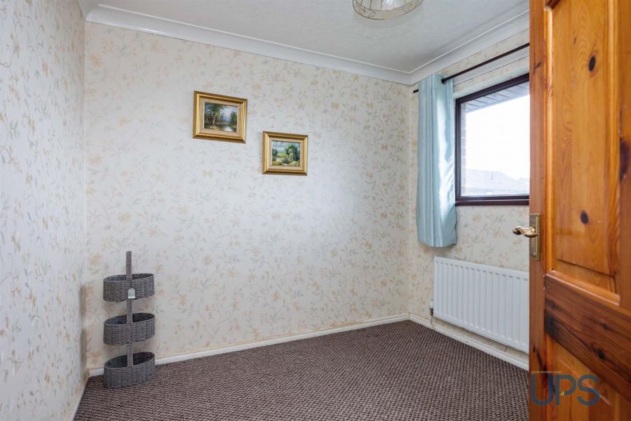 88 Andersonstown Park West