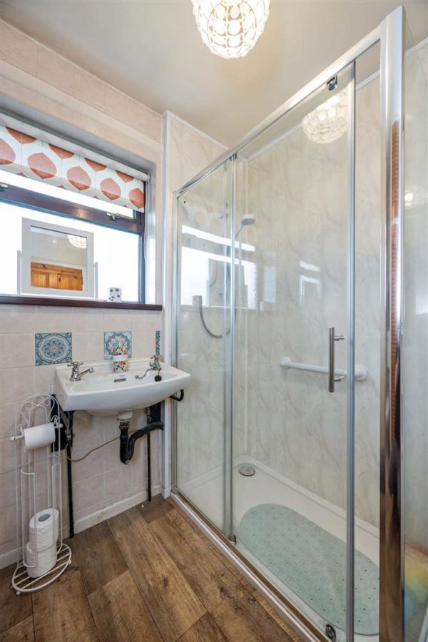 88 Andersonstown Park West