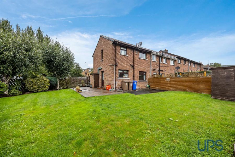 88 Andersonstown Park West