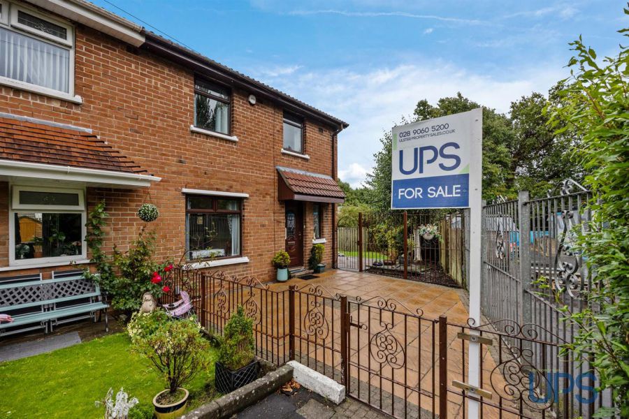 88 Andersonstown Park West