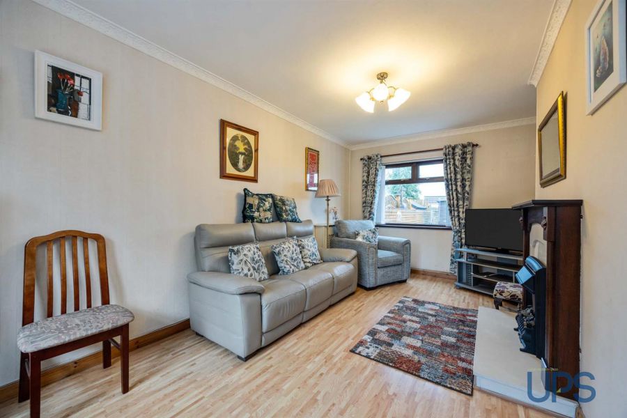 88 Andersonstown Park West