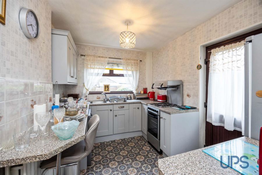 88 Andersonstown Park West