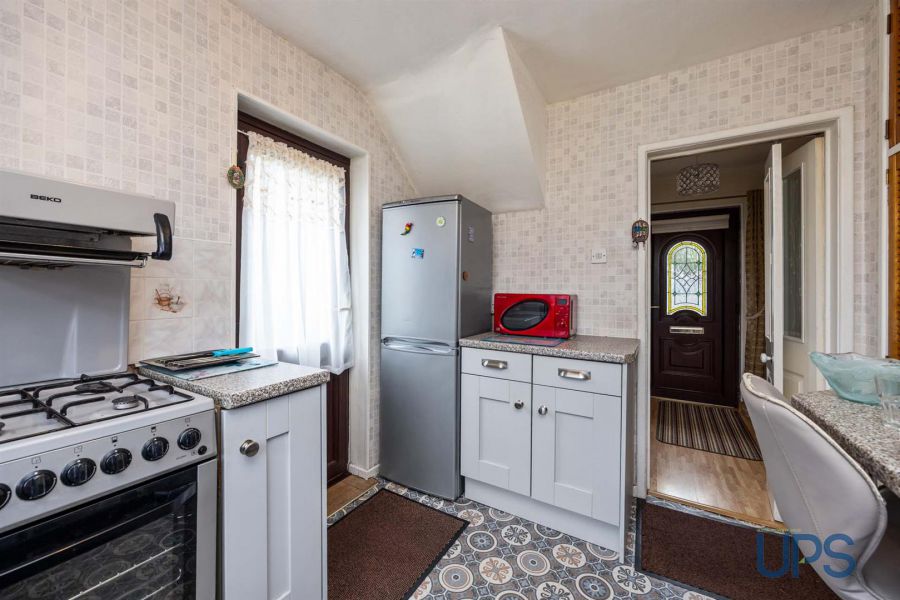 88 Andersonstown Park West