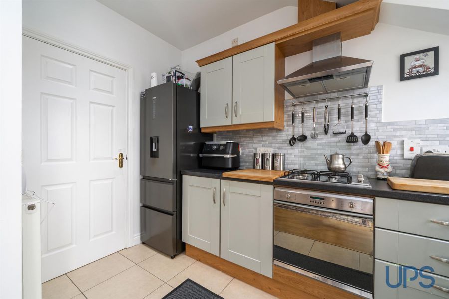 Apt 10, Pinetree Court 157 Glen Road