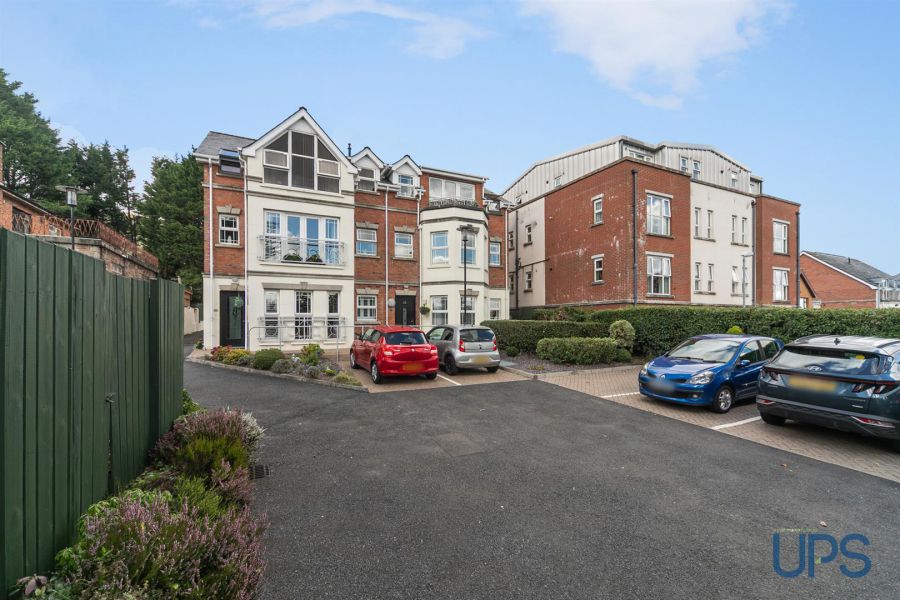 Apt 10, Pinetree Court 157 Glen Road