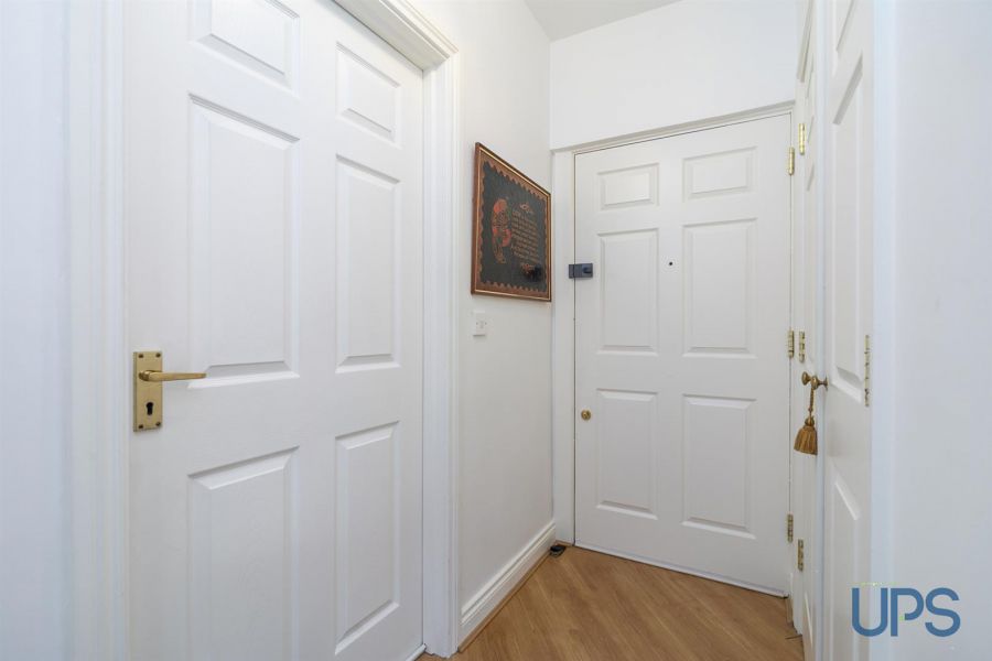 Apt 10, Pinetree Court 157 Glen Road