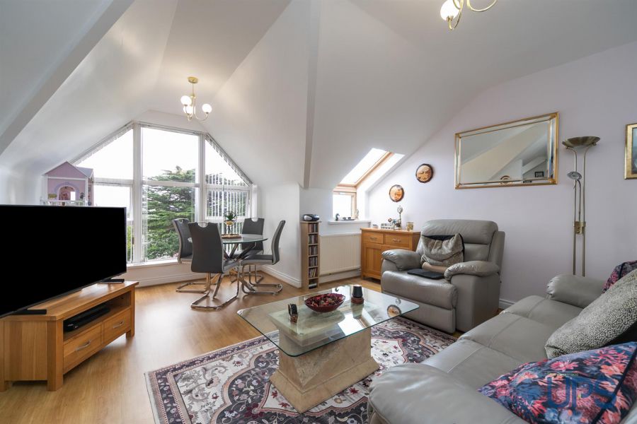 Apt 10, Pinetree Court 157 Glen Road