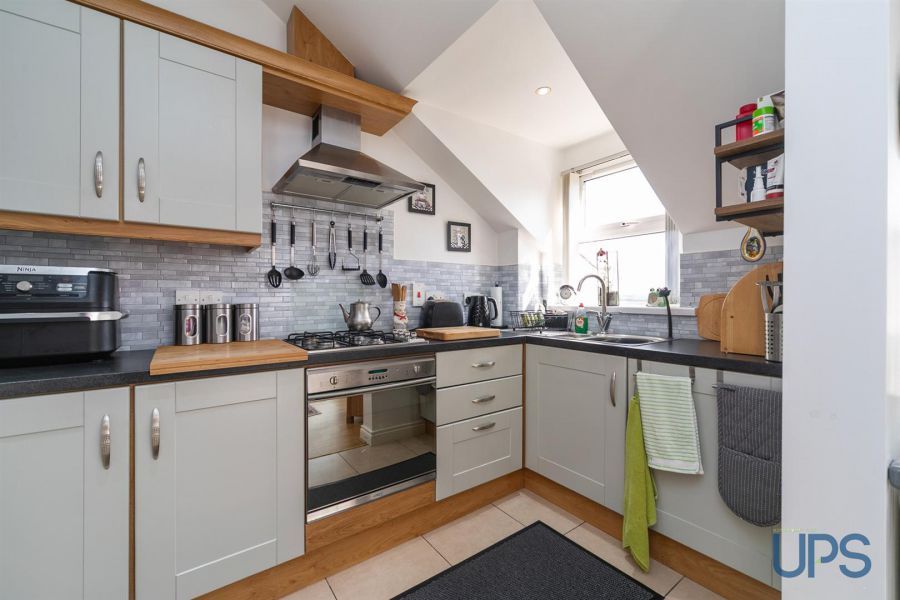 Apt 10, Pinetree Court 157 Glen Road