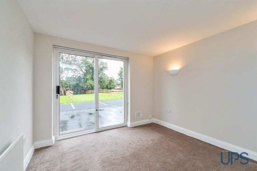 Apt 6 Trench Park