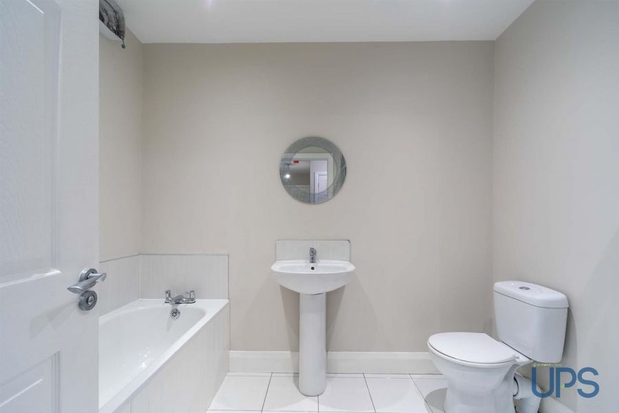 Apt 6 Trench Park