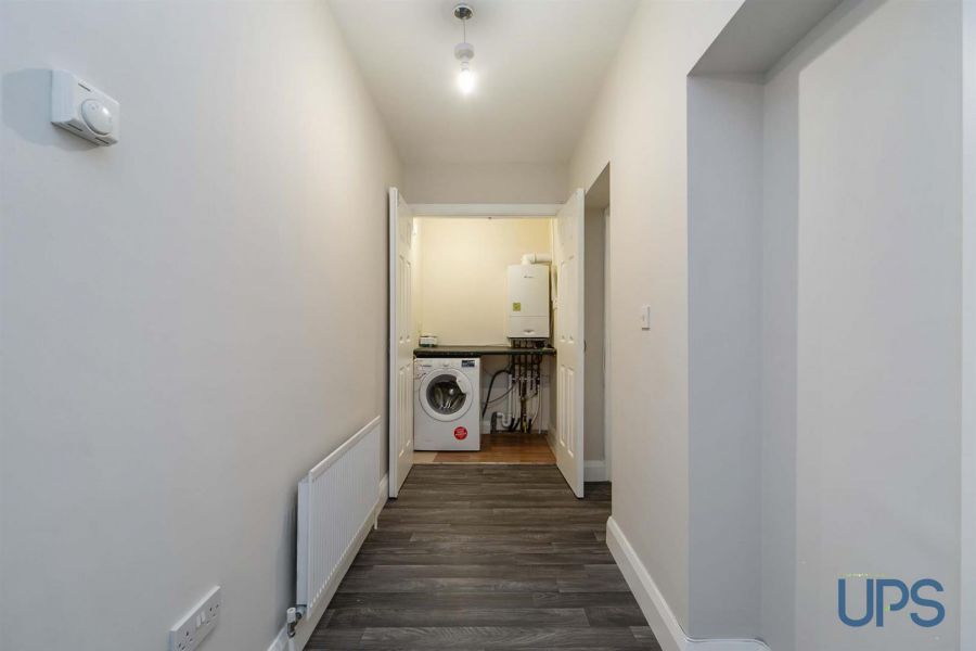 Apt 6 Trench Park