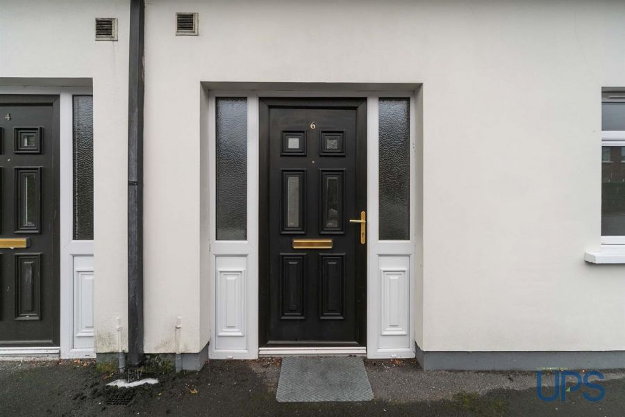 Apt 6 Trench Park