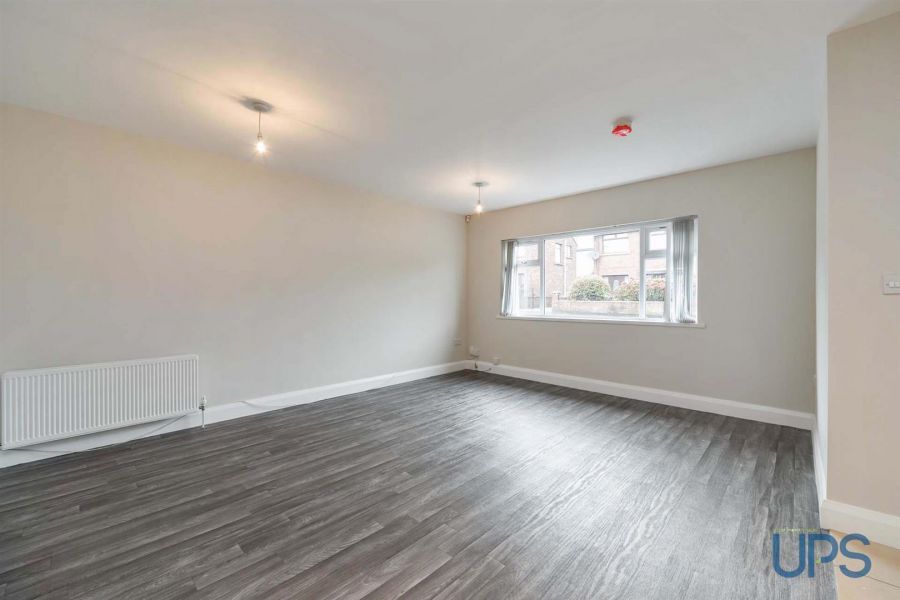 Apt 6 Trench Park