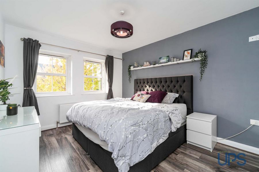 4 Forest Lane, Off Forest Park