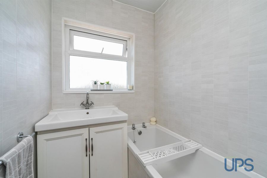 73 Upper Dunmurry Lane