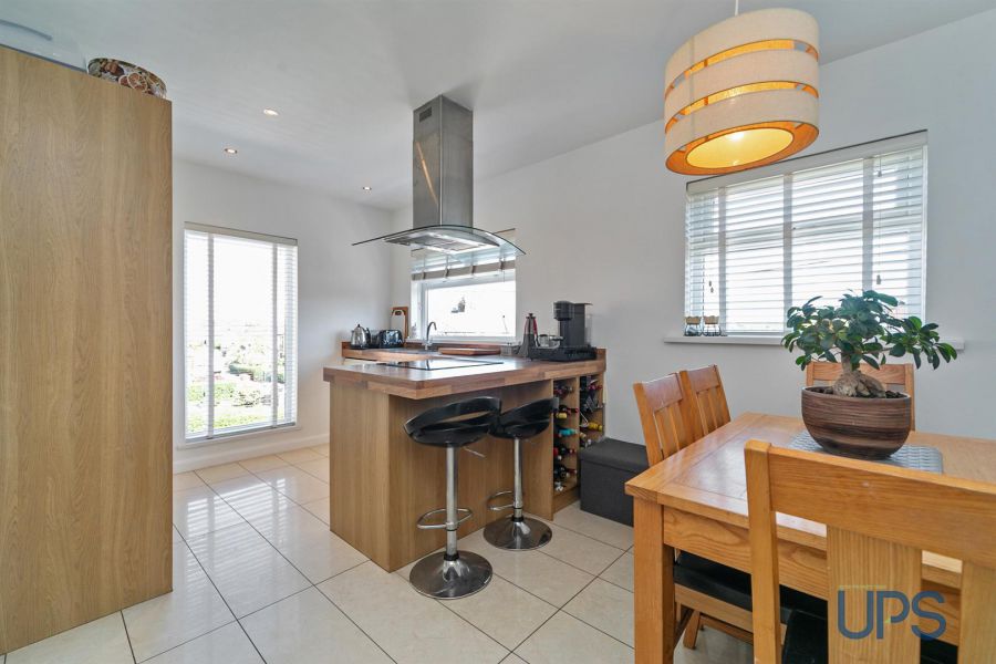 73 Upper Dunmurry Lane