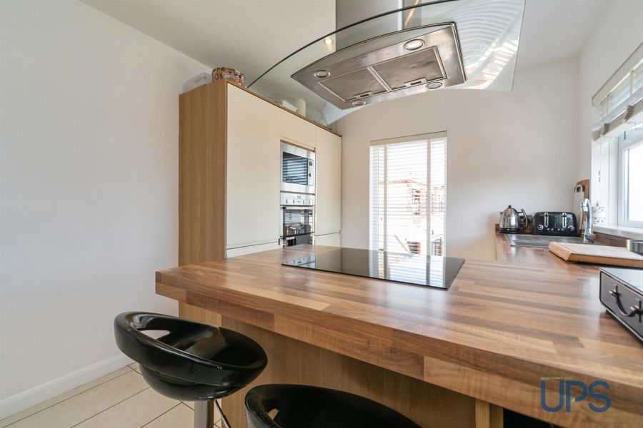 73 Upper Dunmurry Lane