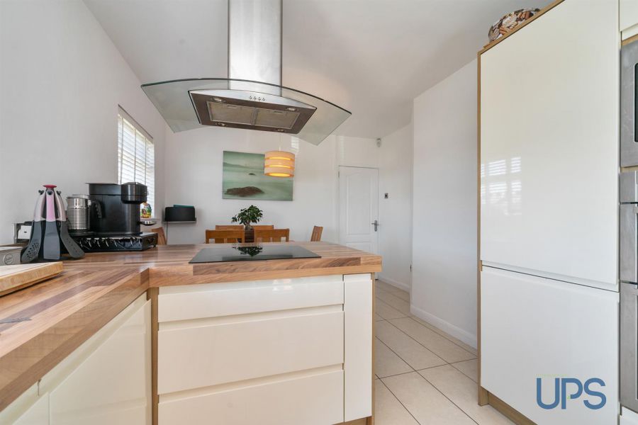 73 Upper Dunmurry Lane