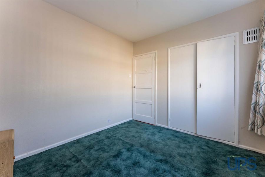 22 Riverdale Park West