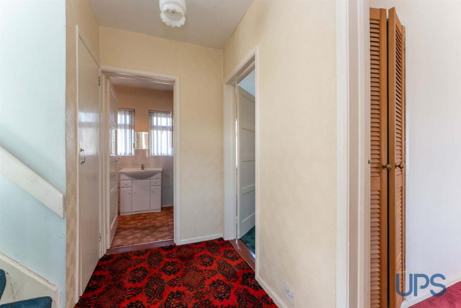 22 Riverdale Park West