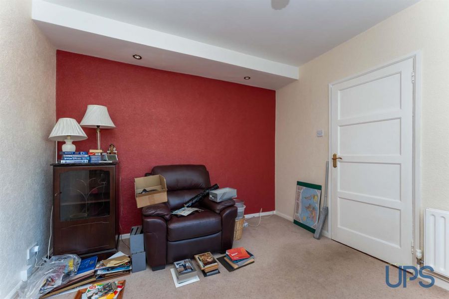22 Riverdale Park West