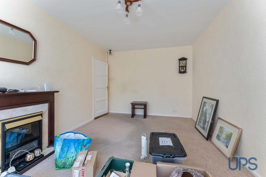 22 Riverdale Park West