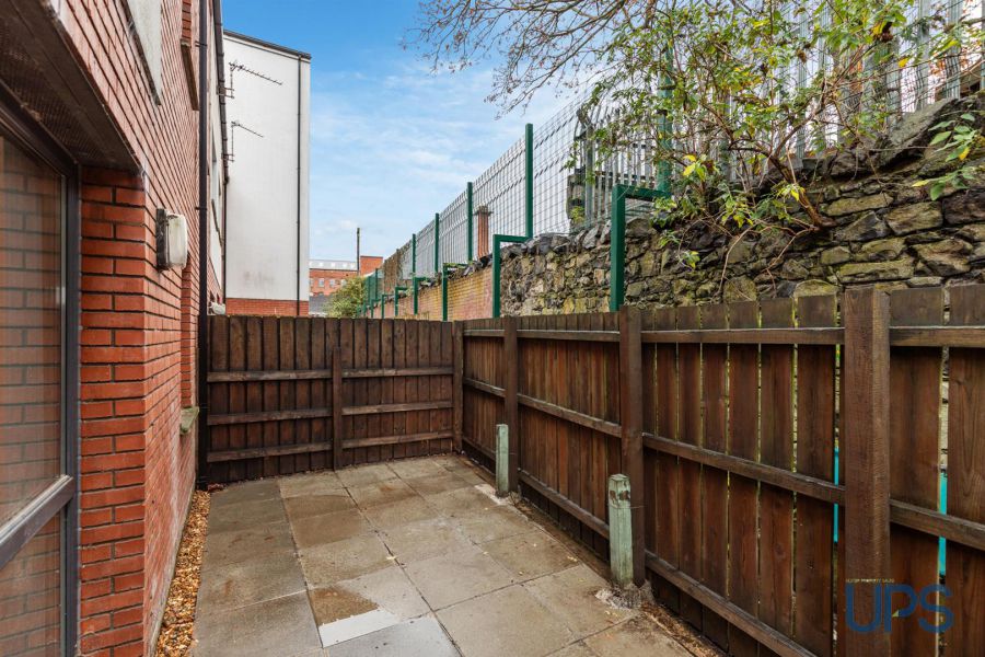8 Ross Mill Avenue