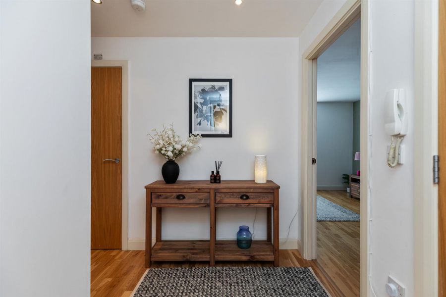 Apt 15 1A Mayfield Square