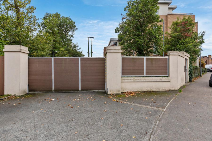 Apt 15 1A Mayfield Square