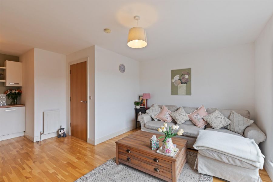 Apt 15 1A Mayfield Square
